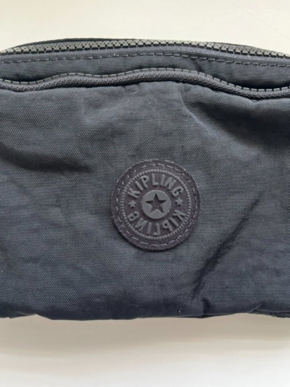 Like New! Kipling Chap Pencil Makeup Case in Black with Monkey Keychain - Picture 4 of 8